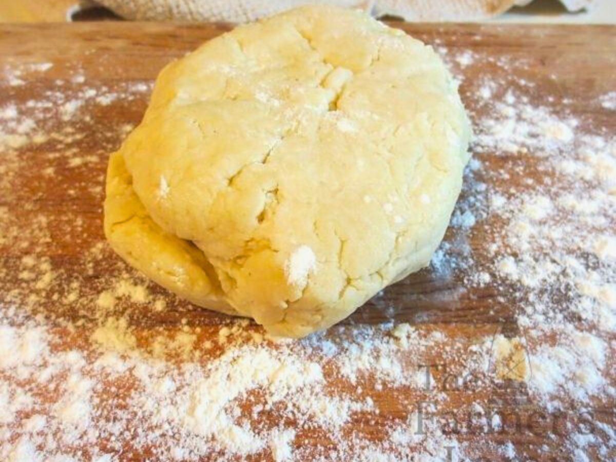 einkorn pie crust in a dough ball form ready to be rolled out